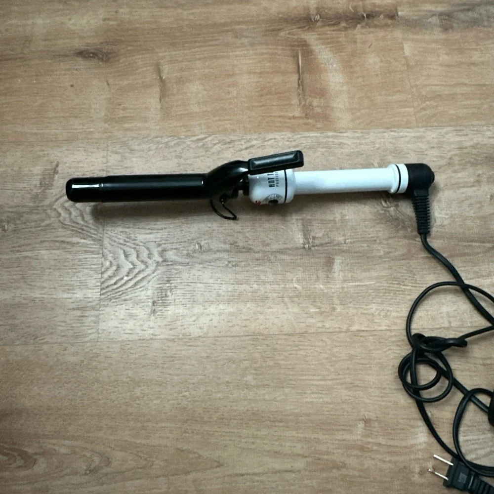 Hot Tools Professional HTBW44 Nano Ceramic Salon Curling Iron Wand 1" Tested - Picture 1 of 6